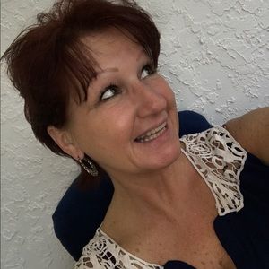 Meet your Posher, Tina